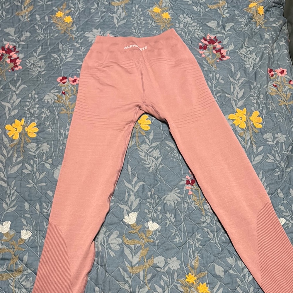 Alphalete Pink Leggings Soft Versatile Design